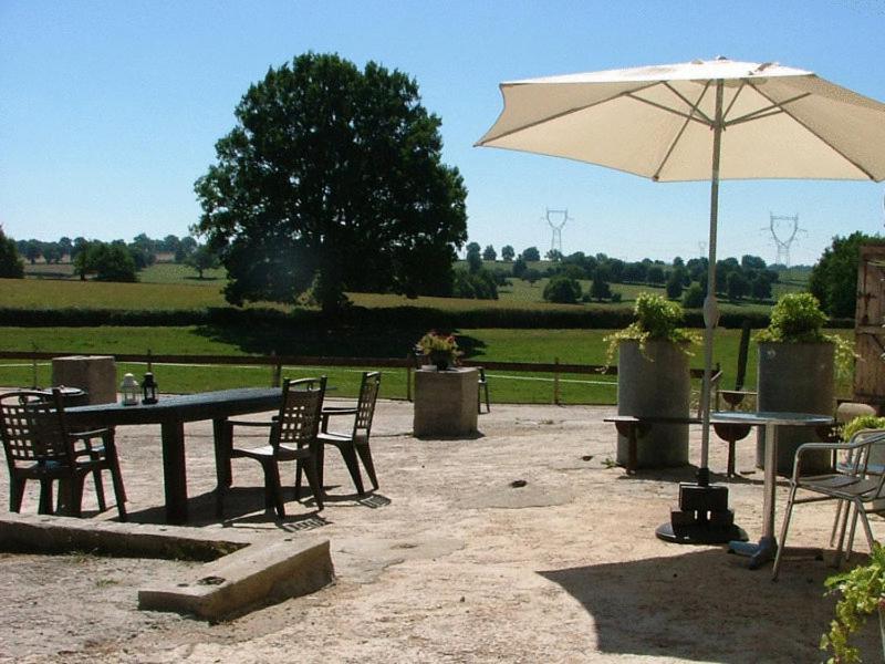 Domaine De La Madeleine Bed & Breakfast Ygrande Екстериор снимка
