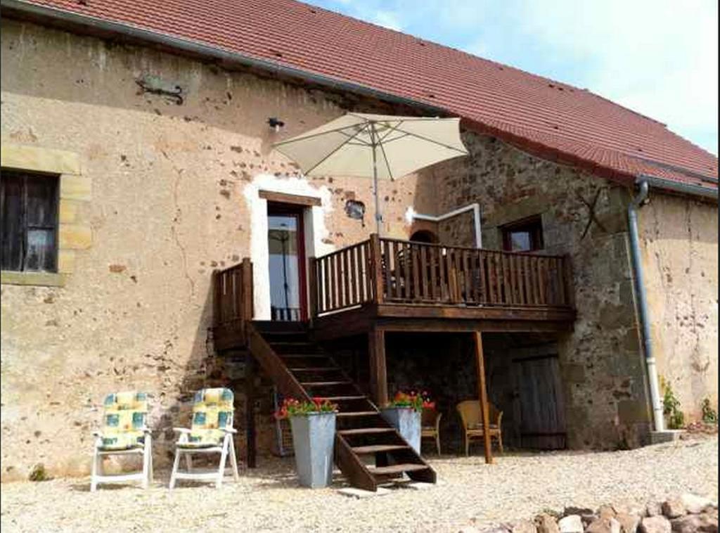Domaine De La Madeleine Bed & Breakfast Ygrande Екстериор снимка
