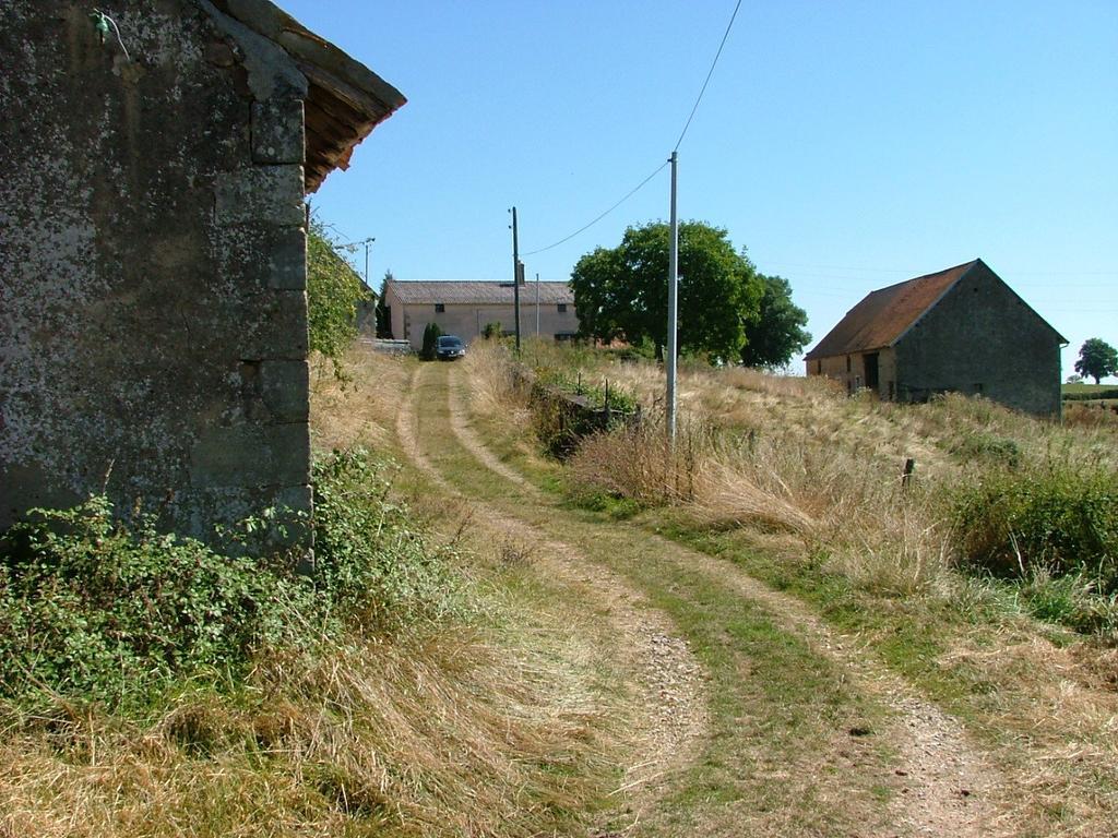 Domaine De La Madeleine Bed & Breakfast Ygrande Екстериор снимка