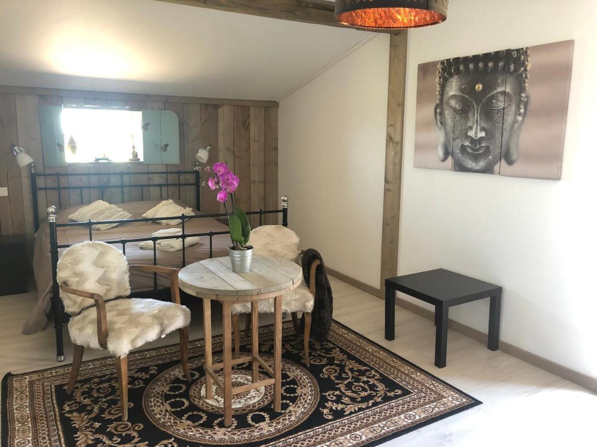Domaine De La Madeleine Bed & Breakfast Ygrande Екстериор снимка