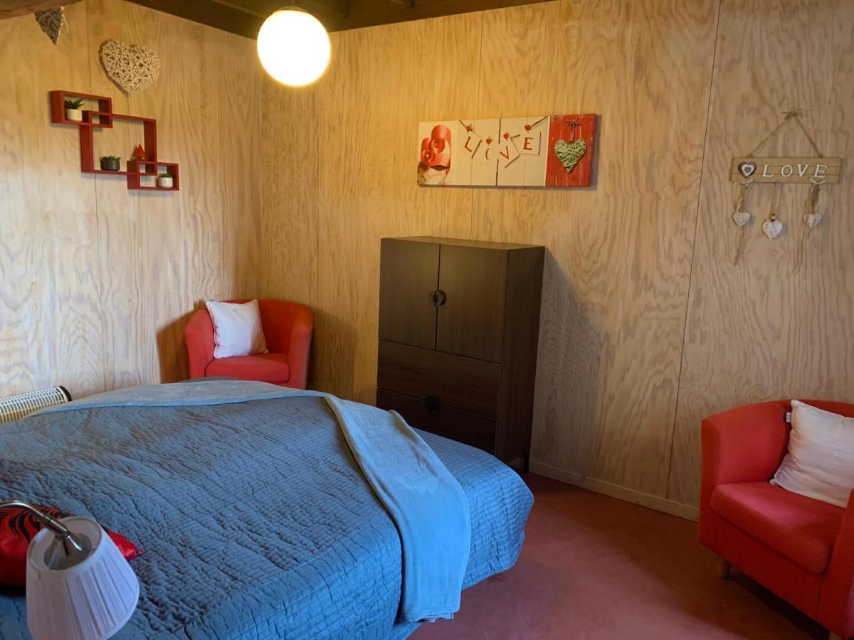 Domaine De La Madeleine Bed & Breakfast Ygrande Екстериор снимка