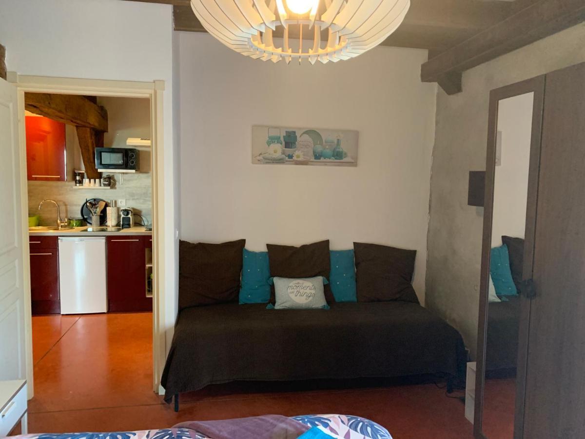 Domaine De La Madeleine Bed & Breakfast Ygrande Екстериор снимка