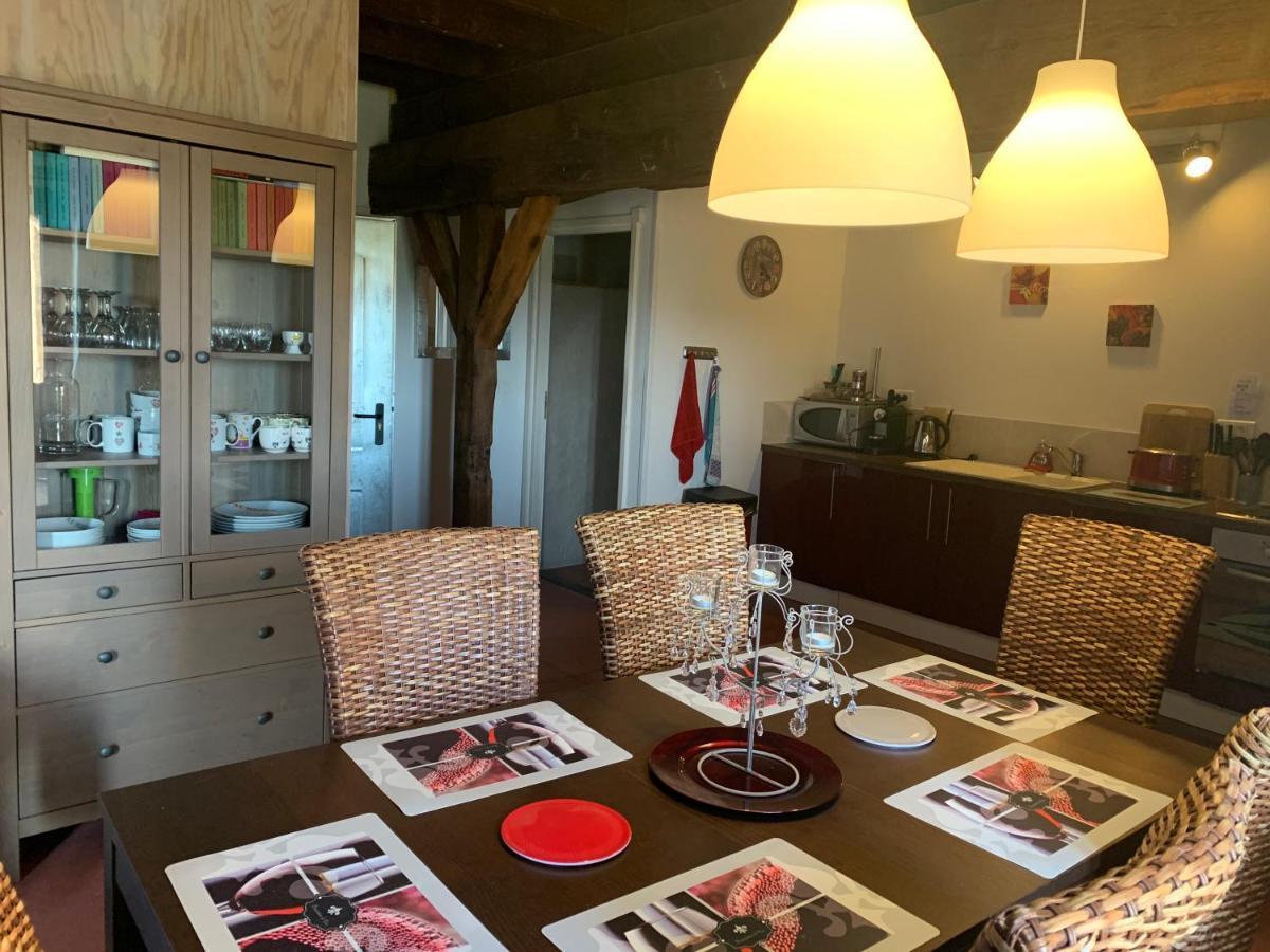 Domaine De La Madeleine Bed & Breakfast Ygrande Екстериор снимка