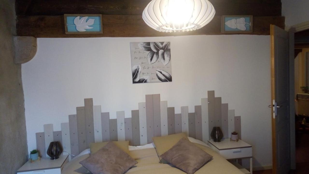 Domaine De La Madeleine Bed & Breakfast Ygrande Екстериор снимка