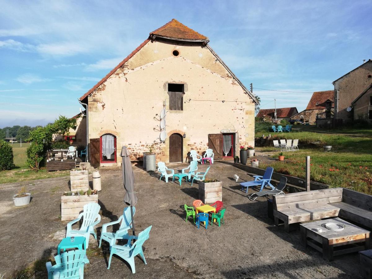 Domaine De La Madeleine Bed & Breakfast Ygrande Екстериор снимка